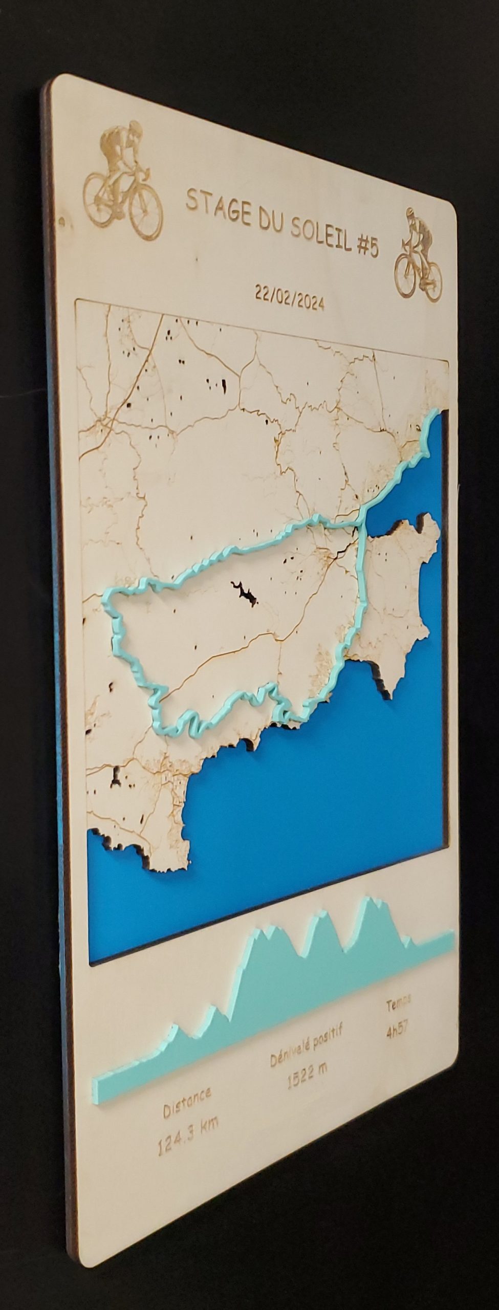 Carte parcours personnalisée bois, gravure laser sur mesure Youndesign, côté